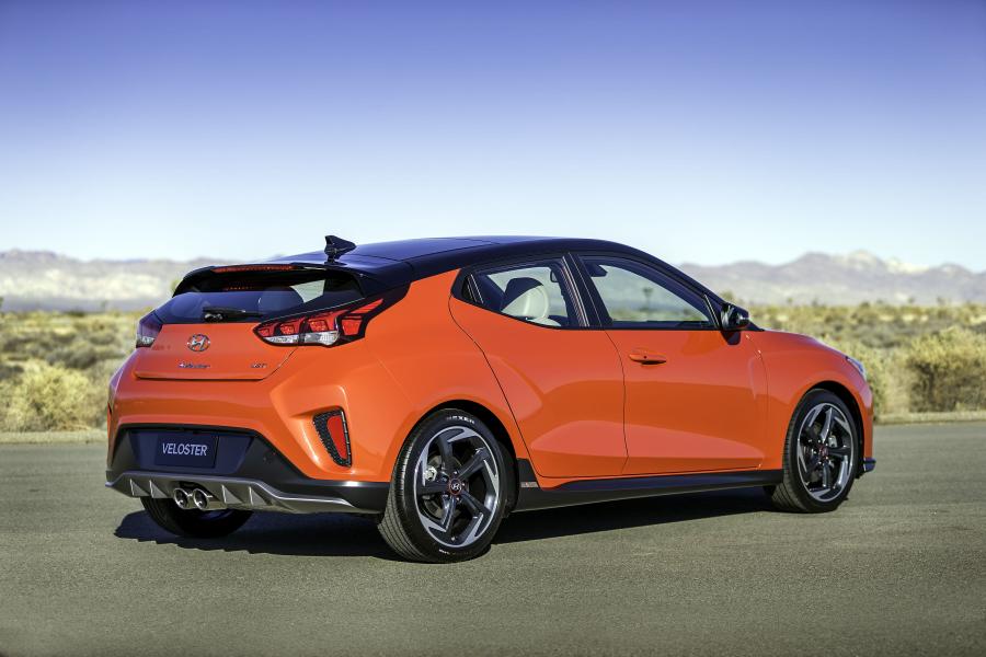  Hyundai Veloster Turbo 2018 года  (NA) (фото 12 из 61)